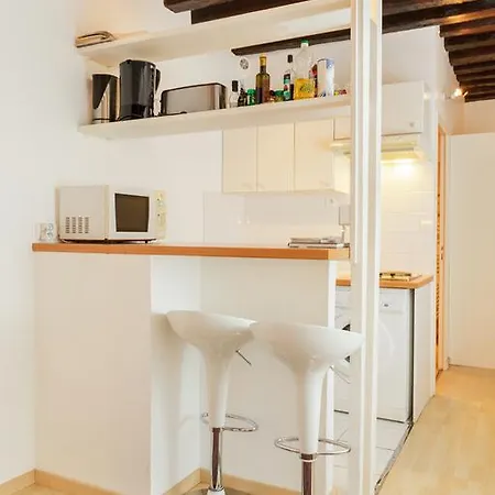 French Cancan Apartment