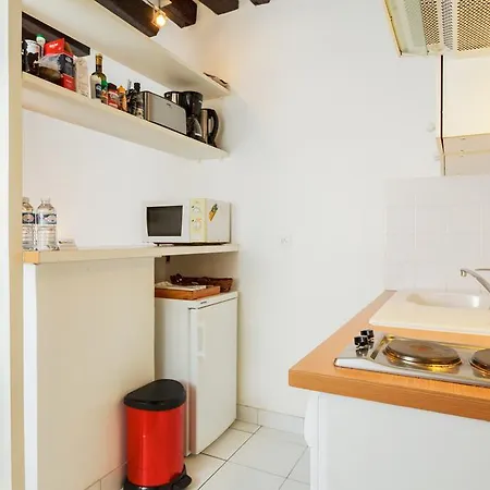 French Cancan Apartment Paris