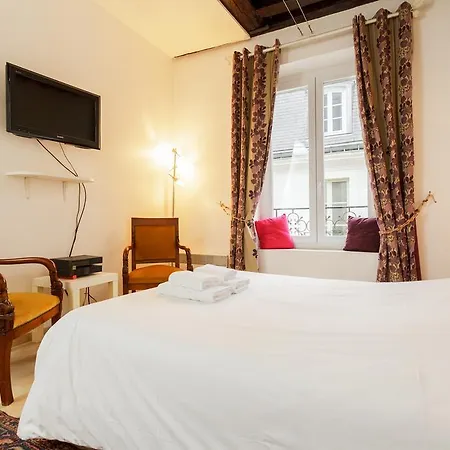 Apartment French Cancan Paris